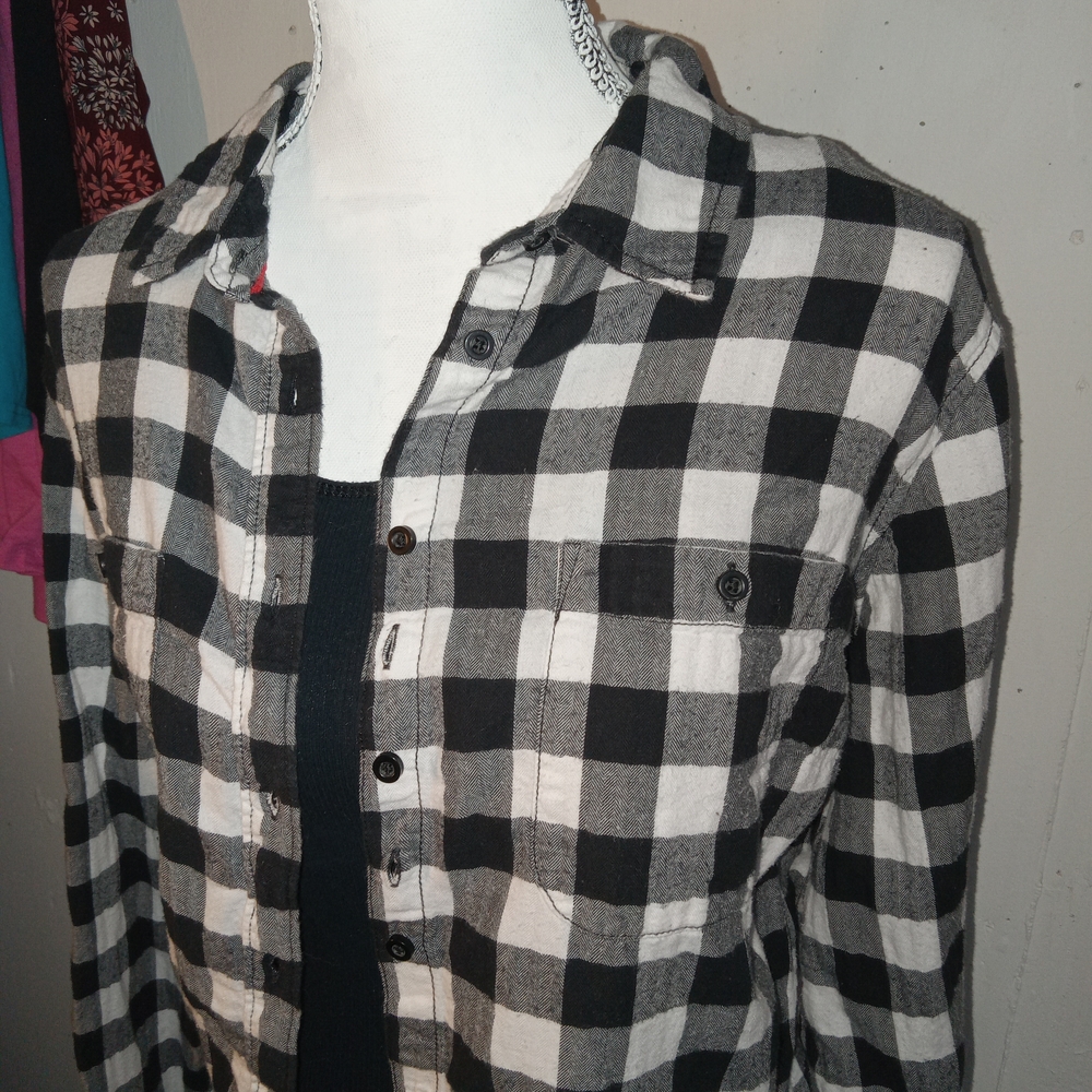 Size 1X button up Long Sleeve with collar From St. Johns Bay 100%cotton - Picture 6 of 15